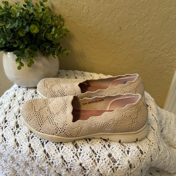 Skechers  Skech Knit Classic Fit Memory Foam Slip On Loafer - Picture 2 of 9